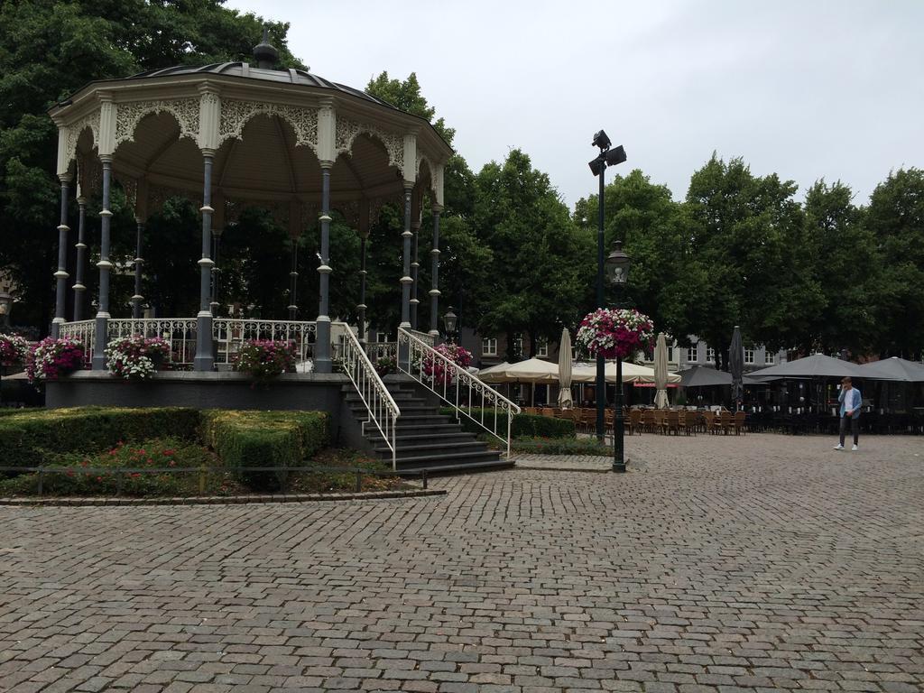 Hotel En Grand Cafe De Pauw Roermond Eksteriør billede