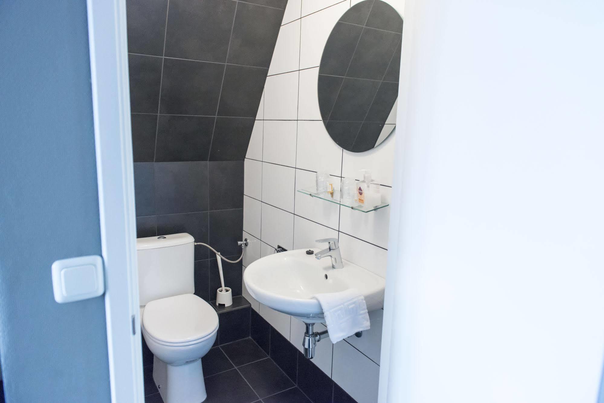 Hotel En Grand Cafe De Pauw Roermond Eksteriør billede